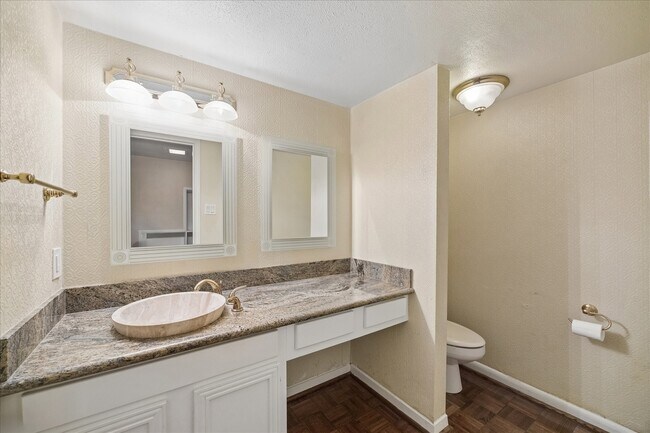 Building Photo - 1617 W Sam Houston Pkwy S