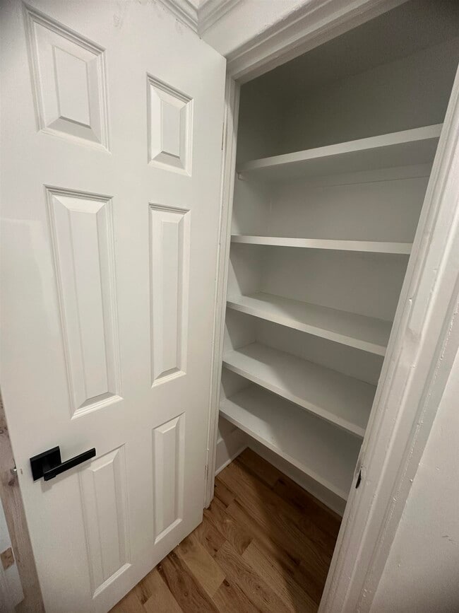 Building Photo - 38 Gates Ave