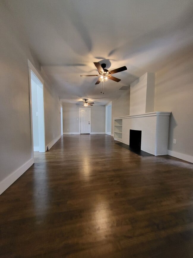 Building Photo - PRELEASING - June 2026 - (3) Bed/(2) Bath ...