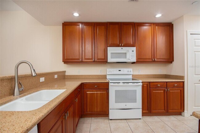 Building Photo - 5591 Cannes Cir