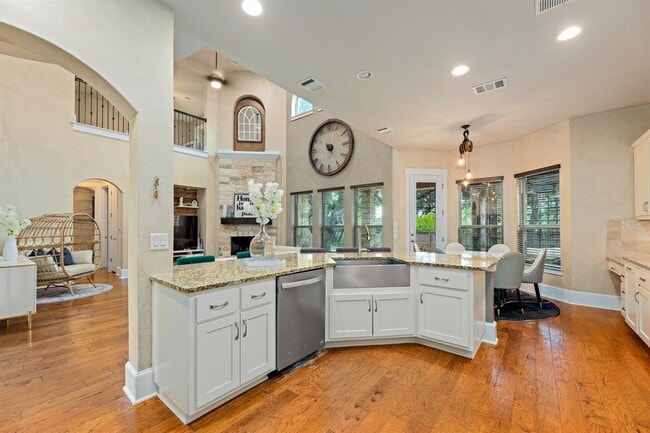 Building Photo - 701 San Marco Trl