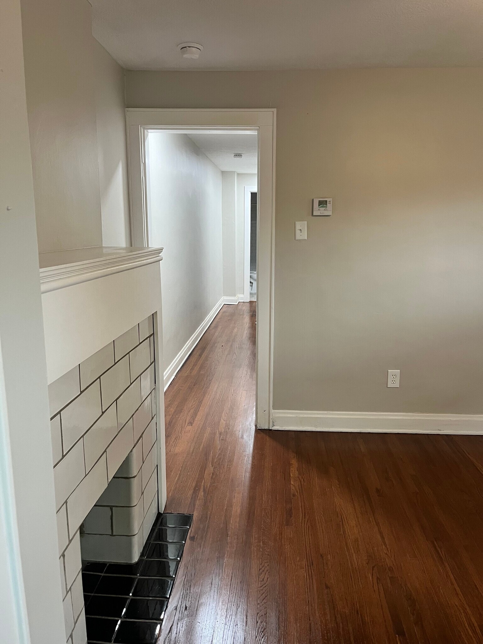 Living room - 1679 Wyandotte Rd