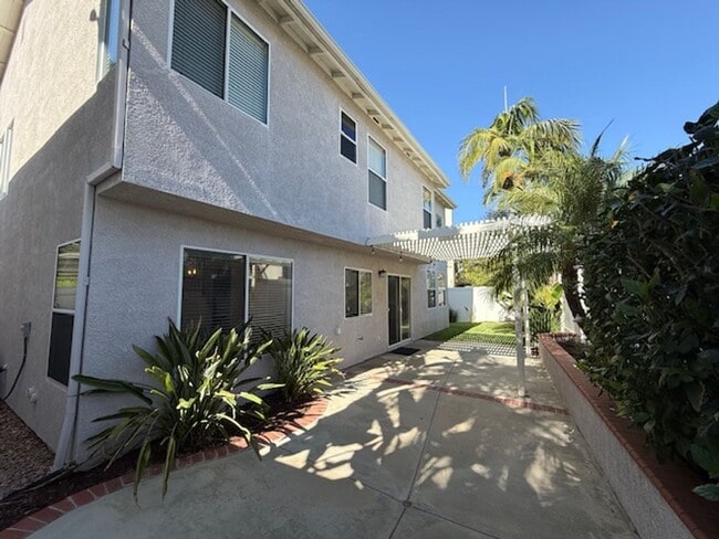 Building Photo - Welcome to Wagon Wheel – 4 Bed + Office | ...