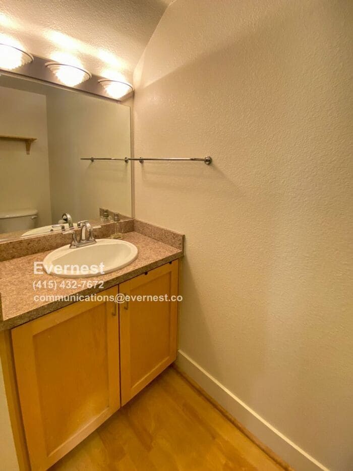 Building Photo - 1528 Brunswig Ln