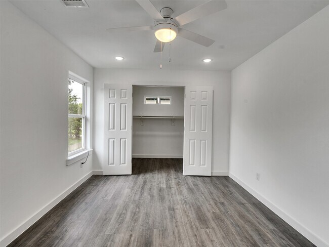 Building Photo - 6742 Madrid St