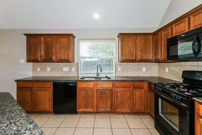 Building Photo - 3951 Eastland Lake Dr