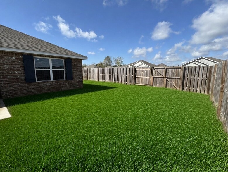 Building Photo - 15340 Leighwood Ln