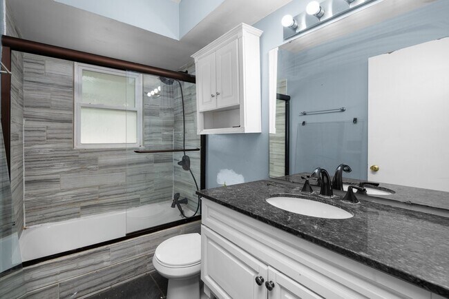 Building Photo - 1815 Cody St