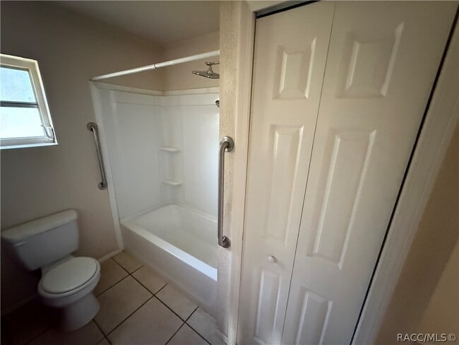 Building Photo - 3550 Viaduct Ln