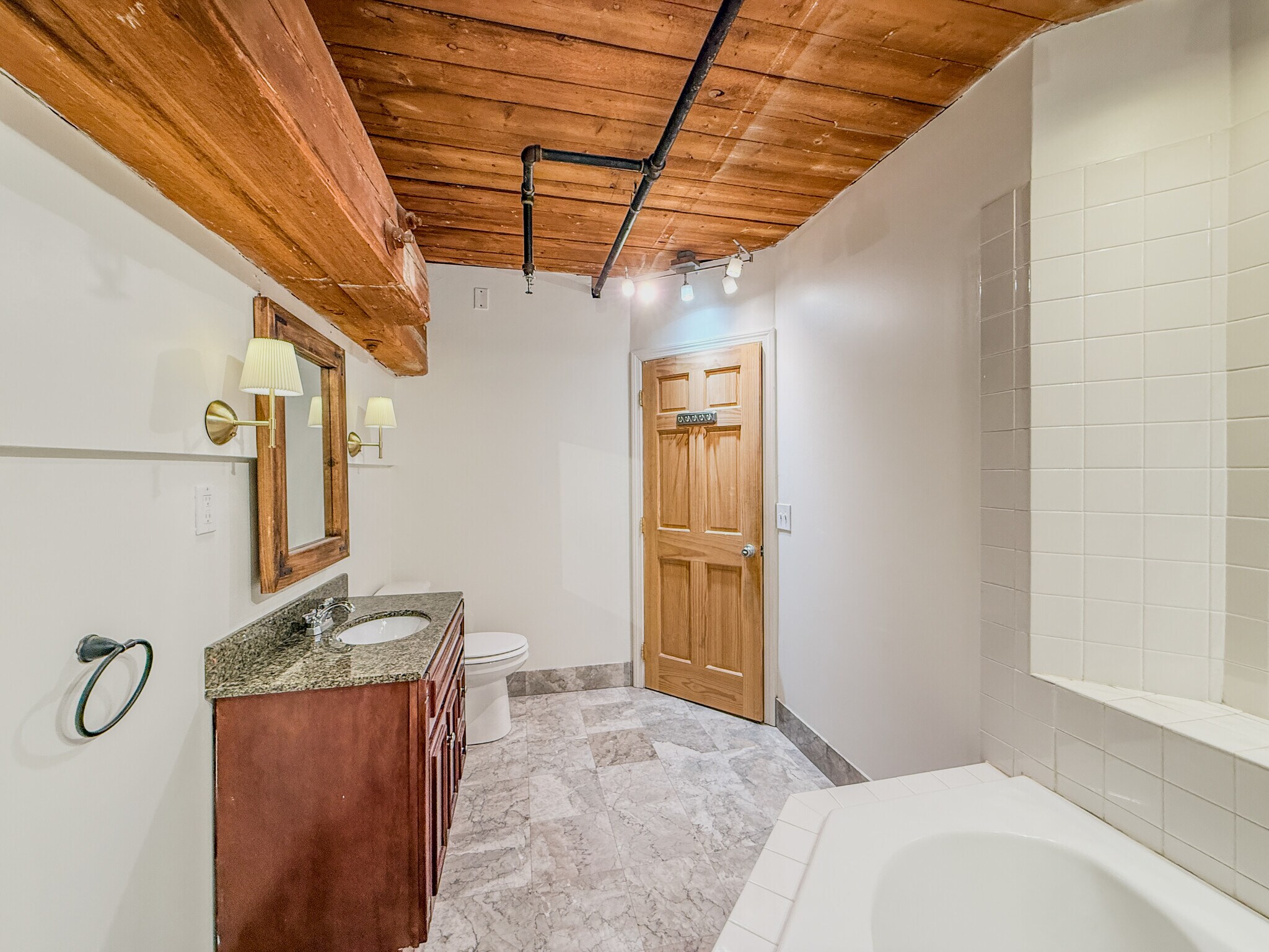 Building Photo - 494 Woonasquatucket Ave