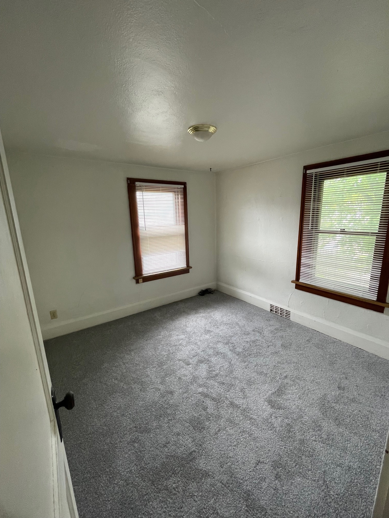 Building Photo - 314 Nicollet Ave
