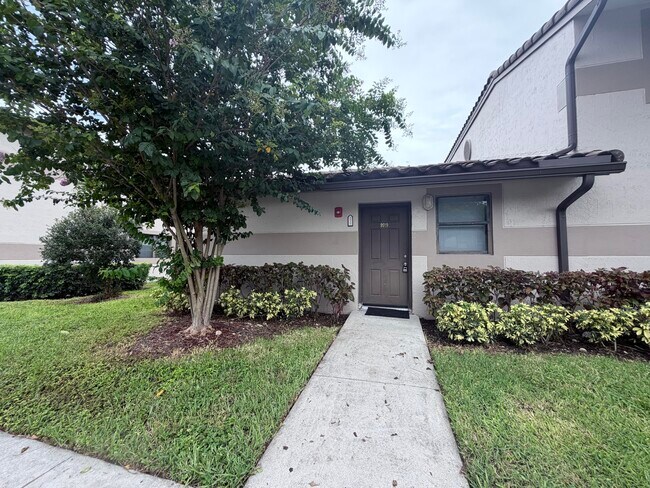 Building Photo - 9919 Nob Hill Ct