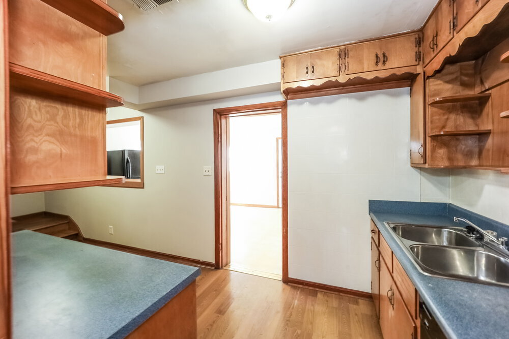 Building Photo - 5299 Sharon St