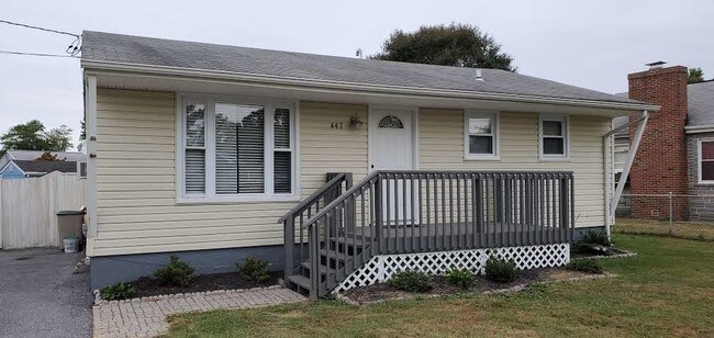 Building Photo - 447 Carvel Beach Rd