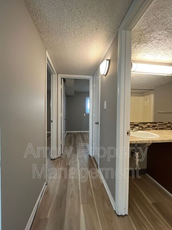 Building Photo - 515 S 2nd St