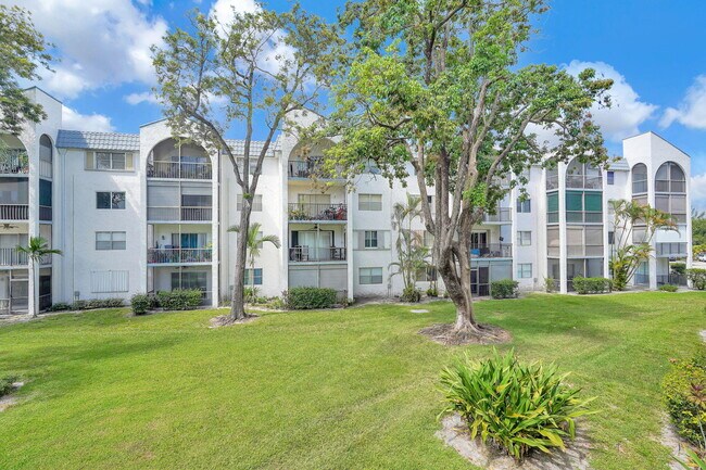Building Photo - 3360 Spanish Moss Terrace