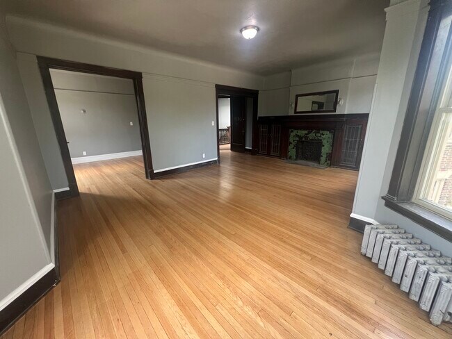 Building Photo - 4958 S Michigan Ave