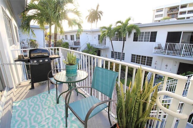 Building Photo - 9260 Bay Harbor Terrace