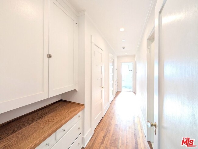 Building Photo - 942 Lincoln Blvd