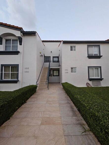 Building Photo - 12509 NW 11th Ln