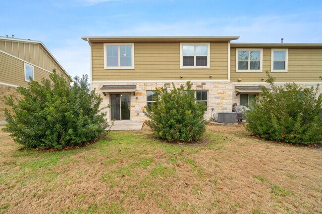 Building Photo - 1620 Bryant Dr