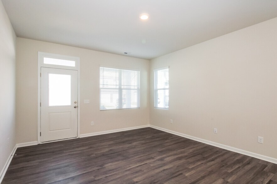 Building Photo - 1532 Corbett St