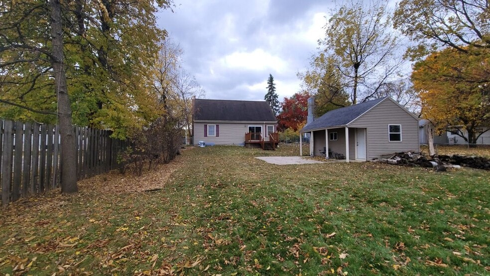 Building Photo - 1731 Deckner Ave