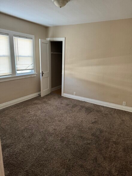 Master bedroom - 5253 N 34th St