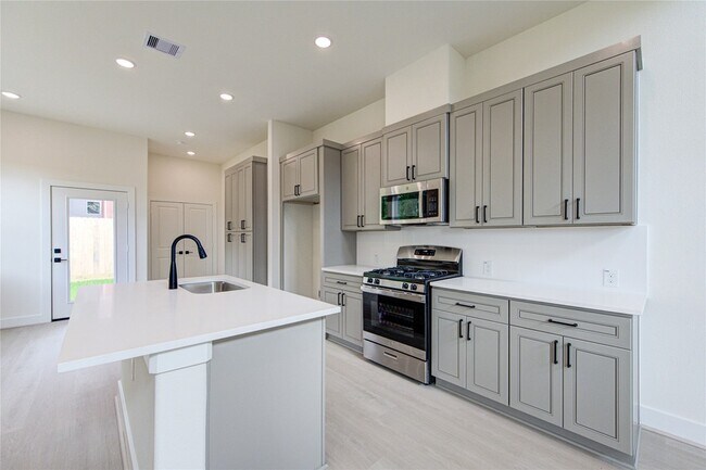 Building Photo - 4336 Avron Dr