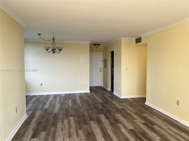 Building Photo - 13120 SW 92nd Ave