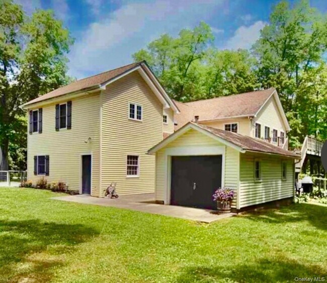Building Photo - 1055 Bruynswick Rd