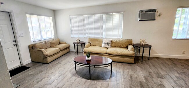 Building Photo - 1901 Wiley St