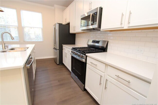 Building Photo - 510 Light Oak Wy