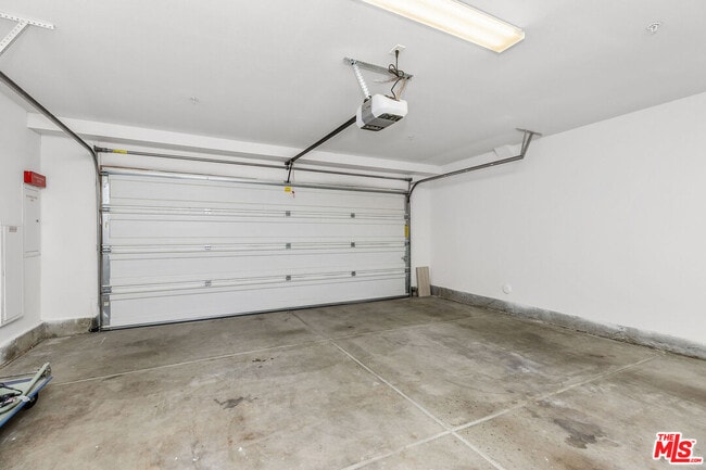 Building Photo - 2581 Arvia St