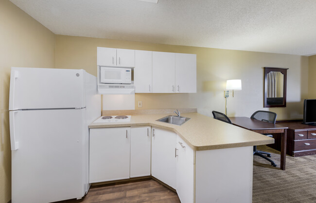 Building Photo - Furnished Studio-Orange County - Huntingto...