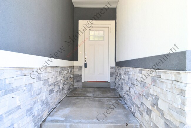 Building Photo - 448 McClellan Ct