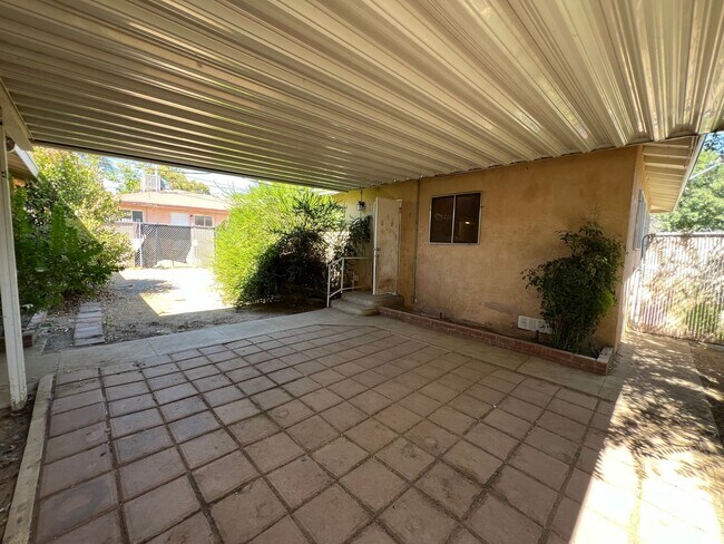 Building Photo - 2923 Peerless Ave