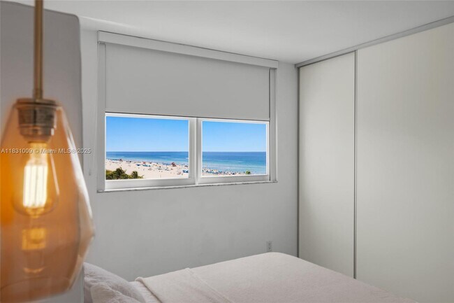 Building Photo - 465 Ocean Dr