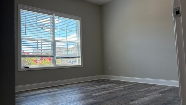 Building Photo - 441 Adalynn Cir
