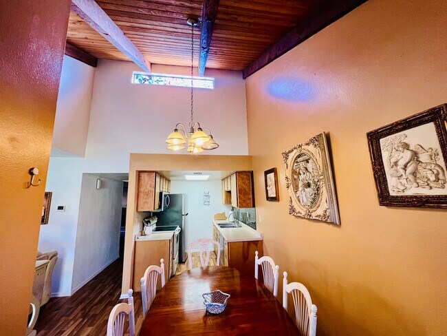 Building Photo - Inviting Gated Community Townhome—Jess Ranch 55+