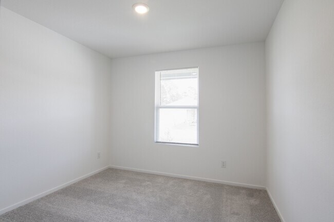 Building Photo - 25653 Rose Creek Dr