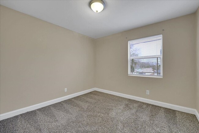 Building Photo - 1072 Grand Ave