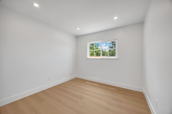 Building Photo - 11502 Bingham St