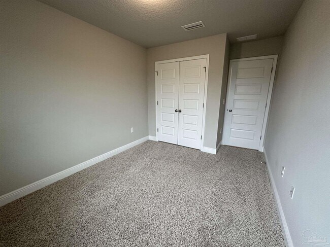 Building Photo - 308 S F St