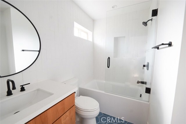 Building Photo - 3642 6th Ave