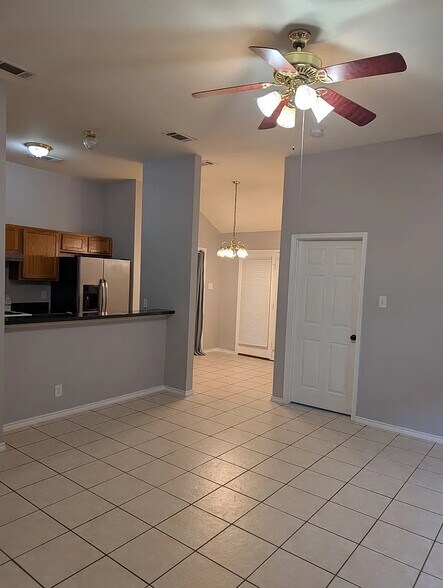 Building Photo - 1707 Tina Marie Rd