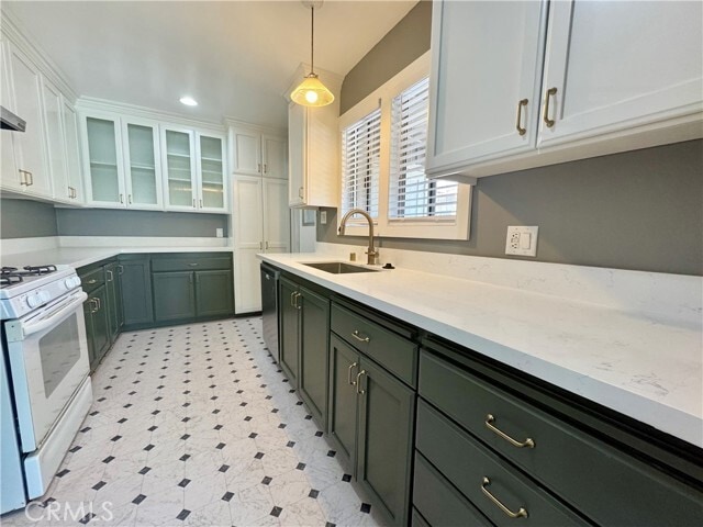 Building Photo - 6163 Briercrest Ave