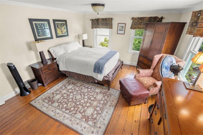 Building Photo - 311 A St NE