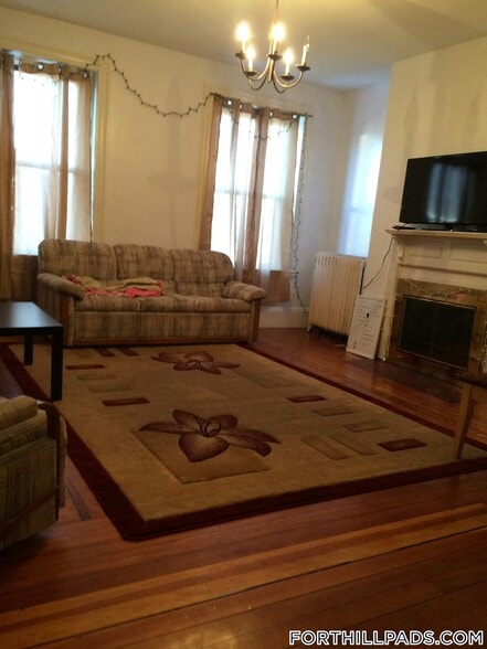 Building Photo - 4 Centre St