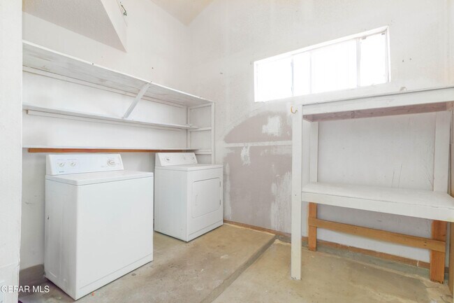 Building Photo - 12056 Bellows Ct